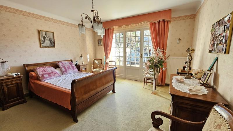 Maison - 200 m² - 9 pièces