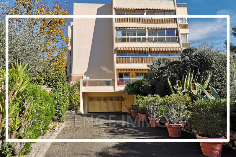 Parking / Garage - 24 m²