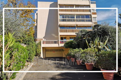 Parking / Garage - 24 m²