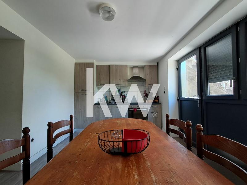 Maison - 180 m² - 8 pièces