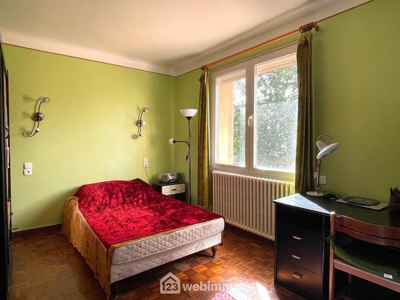 Maison - 181 m² - 9 pièces