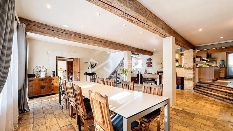 Villa - 269 m² - 7 pièces