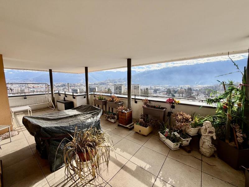 Appartement - 90 m² - 3 pièces