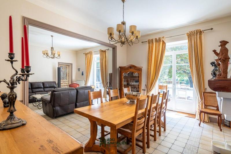 Maison de maîtres - 303 m² - 9 pièces