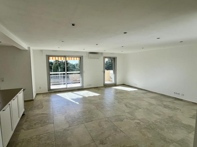 Appartement - 90 m² - 3 pièces