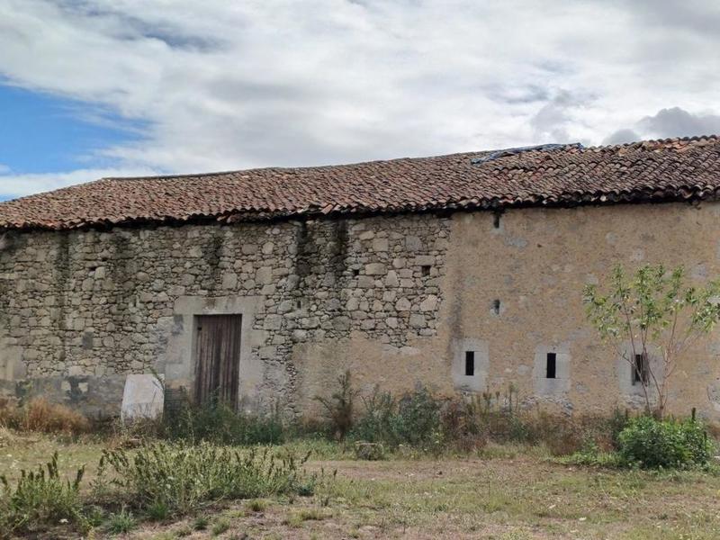 Ferme - 80 m² - 2 pièces