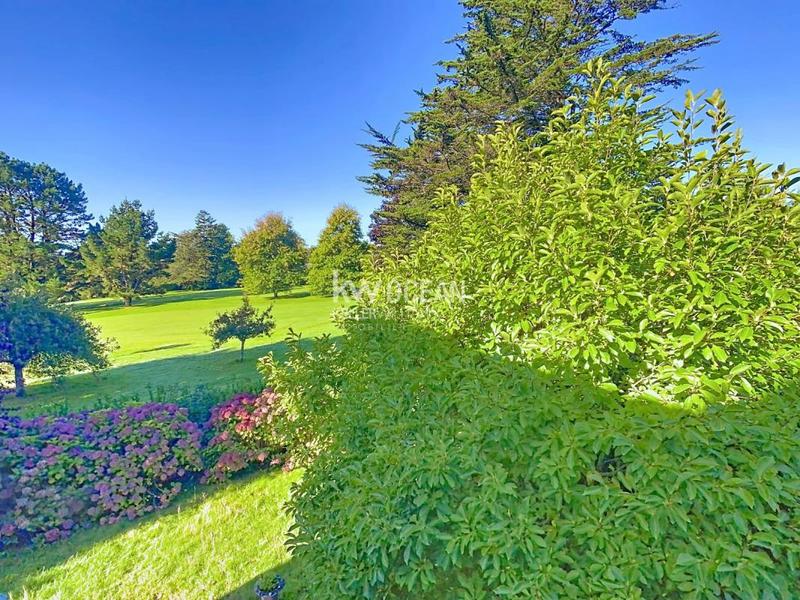 Villa - 273 m² - 9 pièces