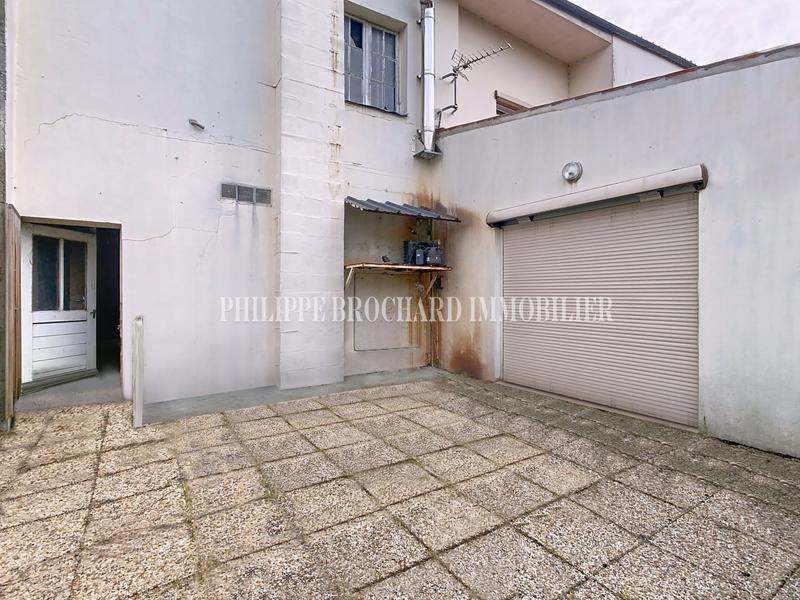 Local d'activités - 104 m²