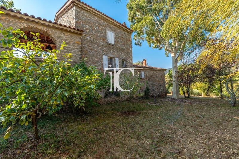 Maison - 198 m² - 7 pièces