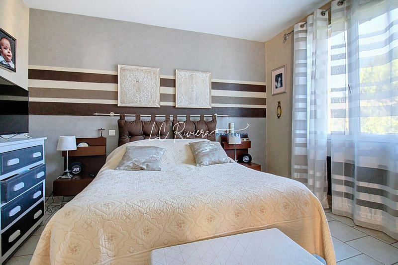 Villa - 205 m² - 7 pièces