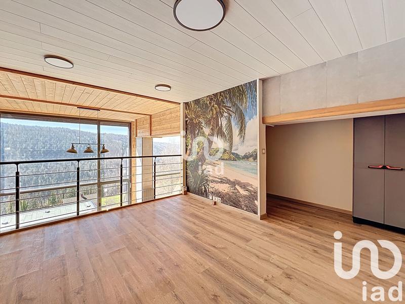 Loft - 126 m² - 4 pièces