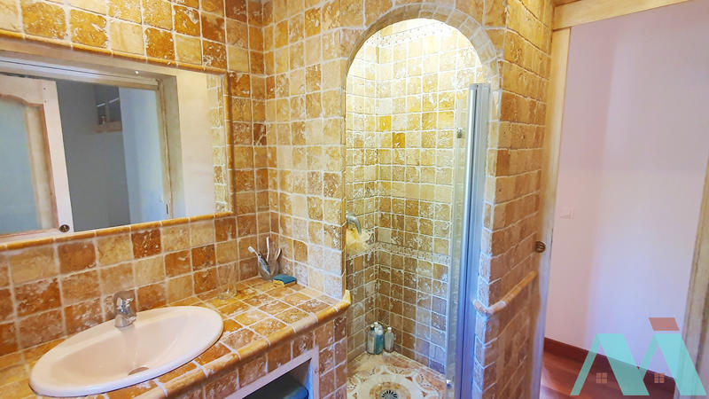 Maison - 198 m² - 7 pièces