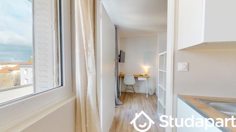 Chambre - 11 m² - 1 pièce