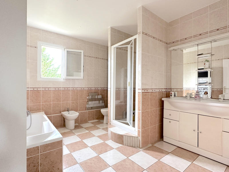 Maison - 207 m² - 10 pièces