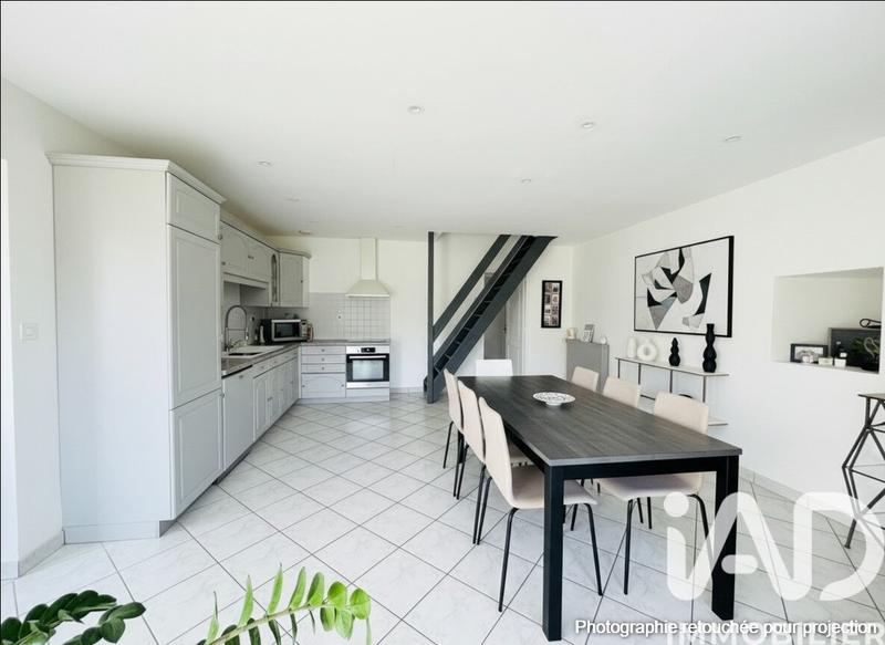 Maison - 210 m² - 8 pièces