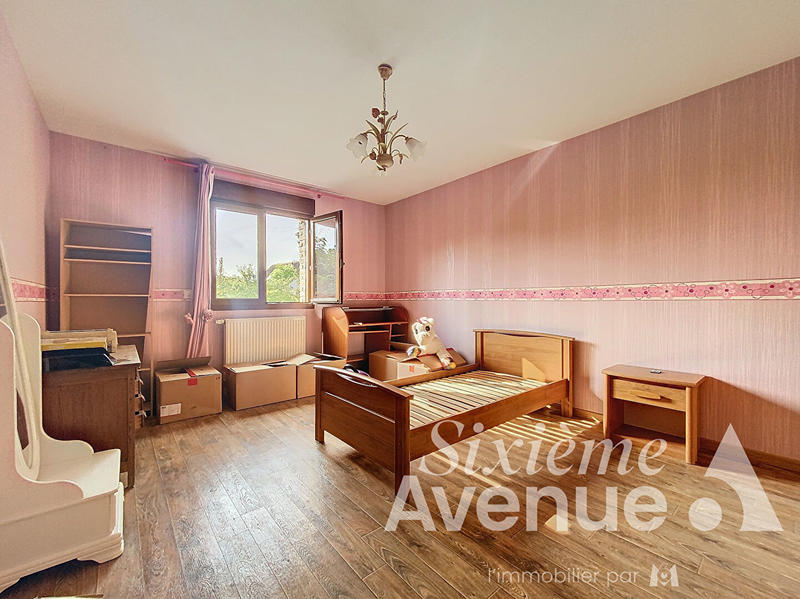 Maison - 246 m² - 5 pièces