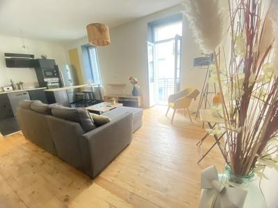 Appartement - 85 m² - 4 pièces