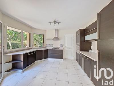 Maison - 197 m² - 9 pièces