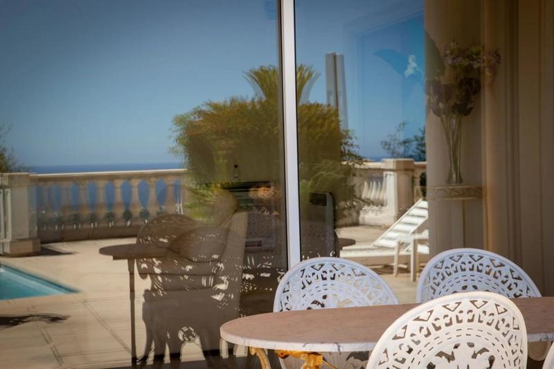 Villa - 284 m² - 6 pièces