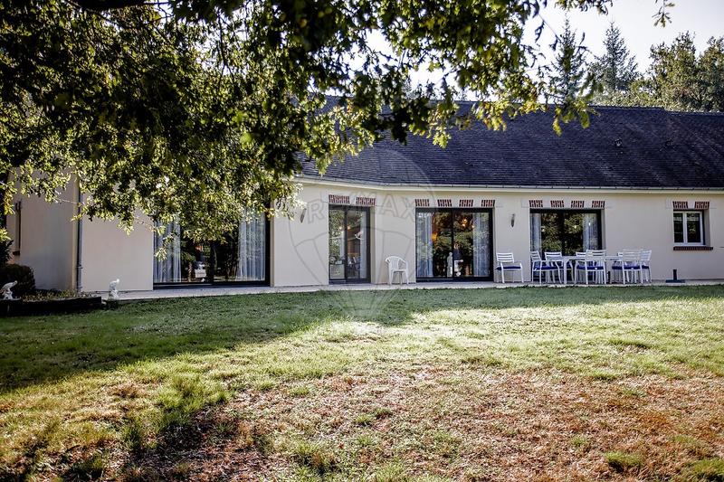 Propriété - 262 m² - 10 pièces