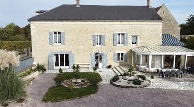 Maison en pierre - 187 m² - 9 pièces