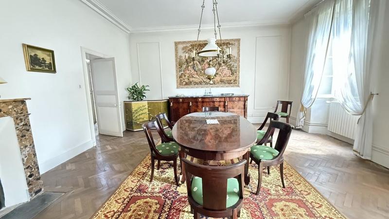 Maison de maîtres - 400 m² - 10 pièces