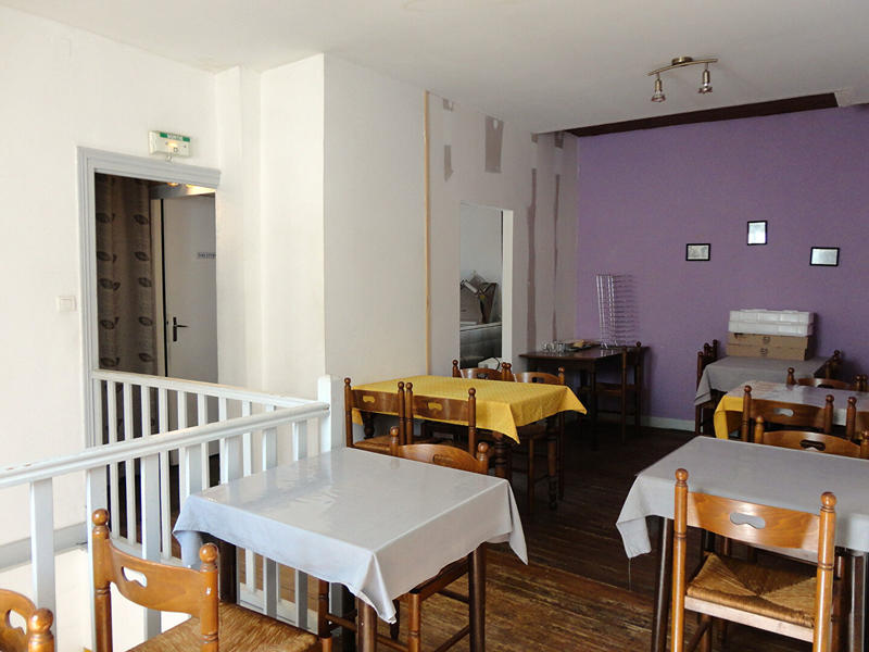 Local commercial - 92 m² - 6 pièces