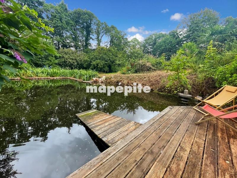 Maison - 1 275 m² - 19 pièces