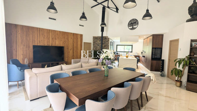 Villa - 216 m² - 7 pièces