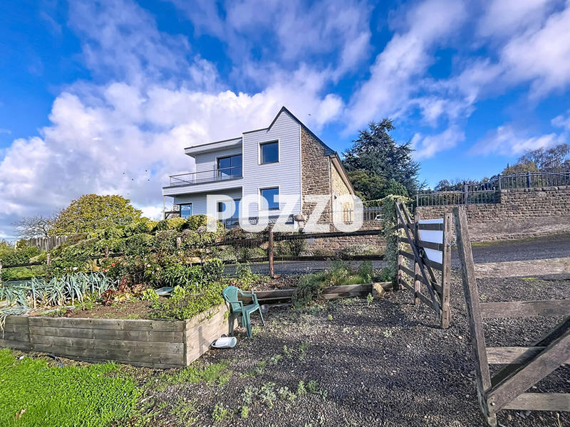 Maison - 202 m² - 7 pièces