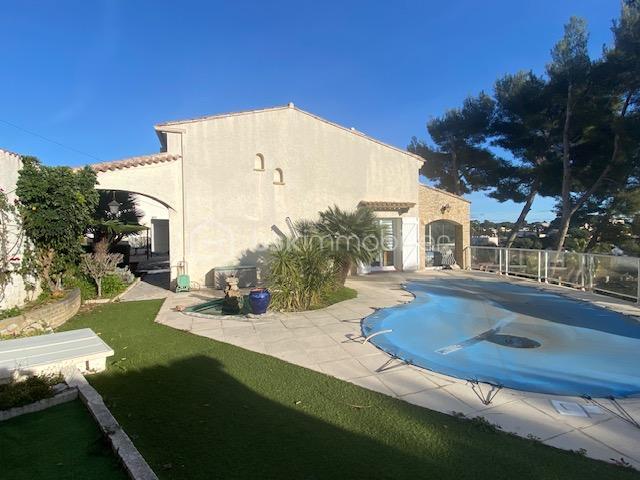 Villa - 220 m² - 7 pièces