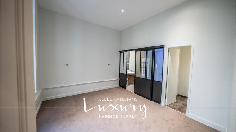 Appartement - 180 m² - 7 pièces