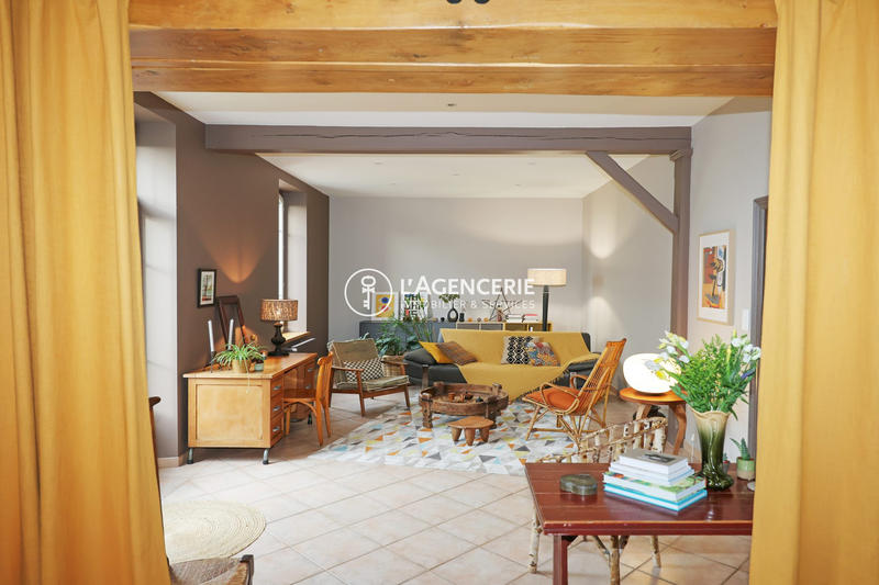 Maison - 300 m² - 7 pièces