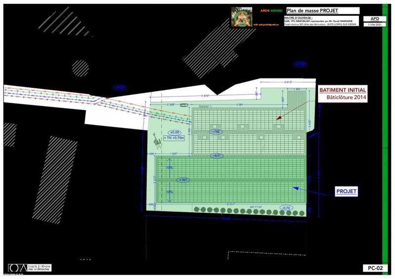 Entrepôt - 3 823 m²