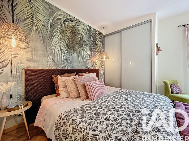 Maison - 270 m² - 9 pièces