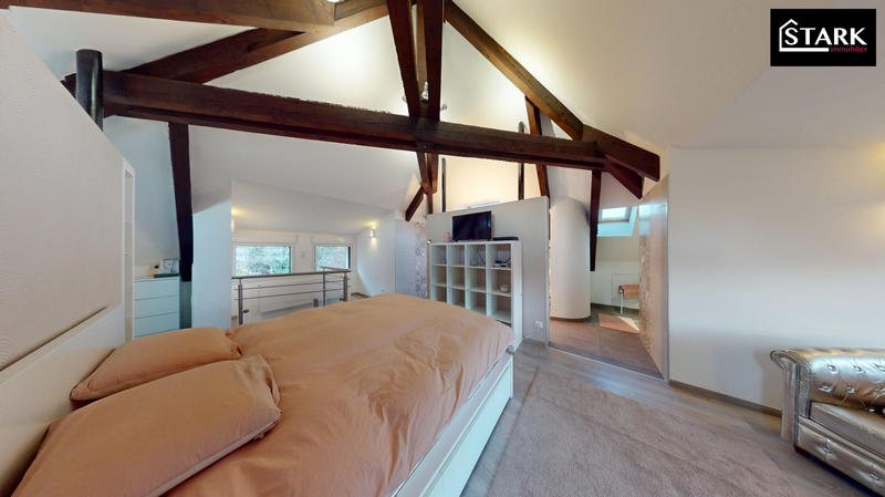 Maison - 263 m² - 9 pièces