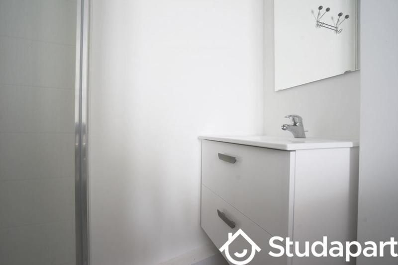 Chambre - 9 m² - 1 pièce