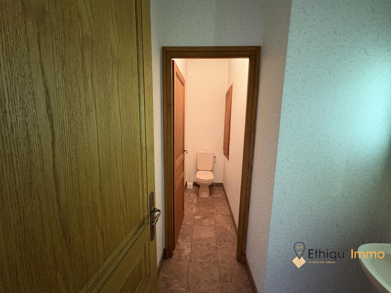 Maison traditionnelle - 290 m² - 8 pièces