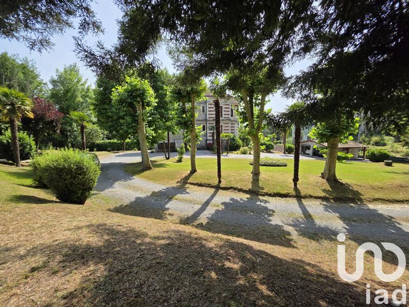 Maison - 525 m² - 20 pièces