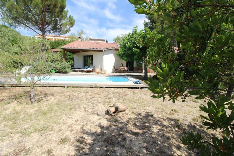 Villa - 958 m² - 4 pièces