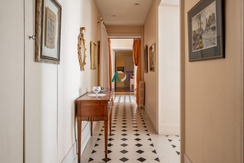 Appartement - 223 m² - 6 pièces