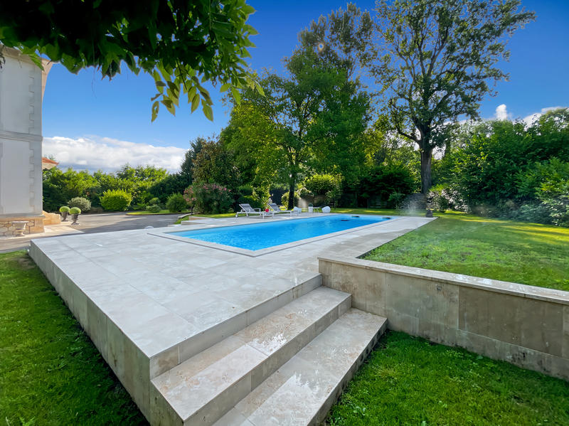 Maison - 215 m² - 8 pièces