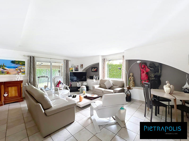 Maison - 253 m² - 10 pièces