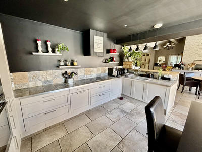 Maison - 180 m² - 6 pièces