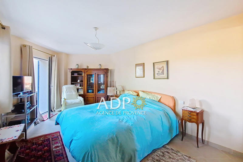 Maison - 212 m² - 5 pièces