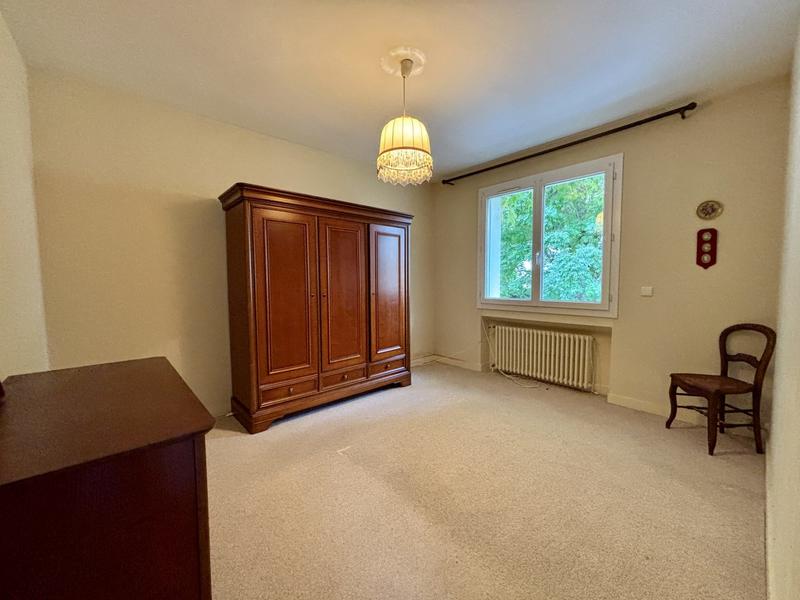 Maison traditionnelle - 181 m² - 7 pièces