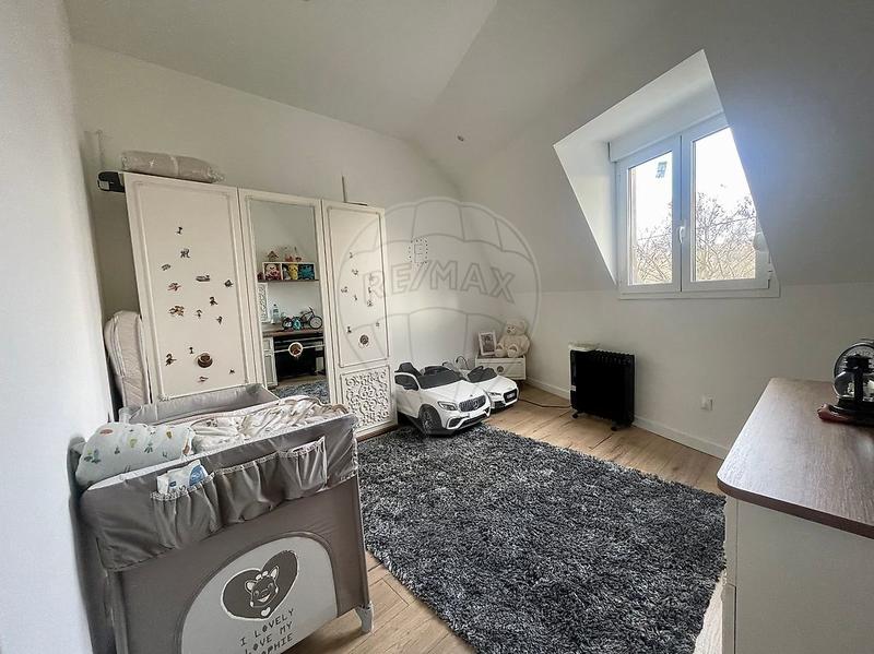 Maison - 180 m² - 7 pièces