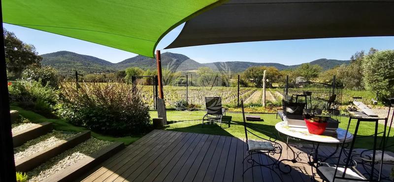 Maison - 1 100 m² - 4 pièces