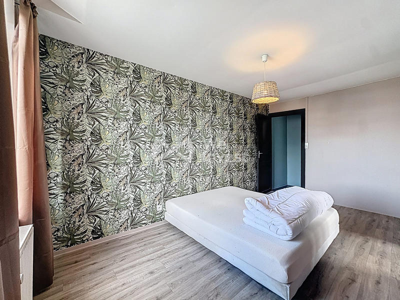 Maison - 370 m² - 7 pièces