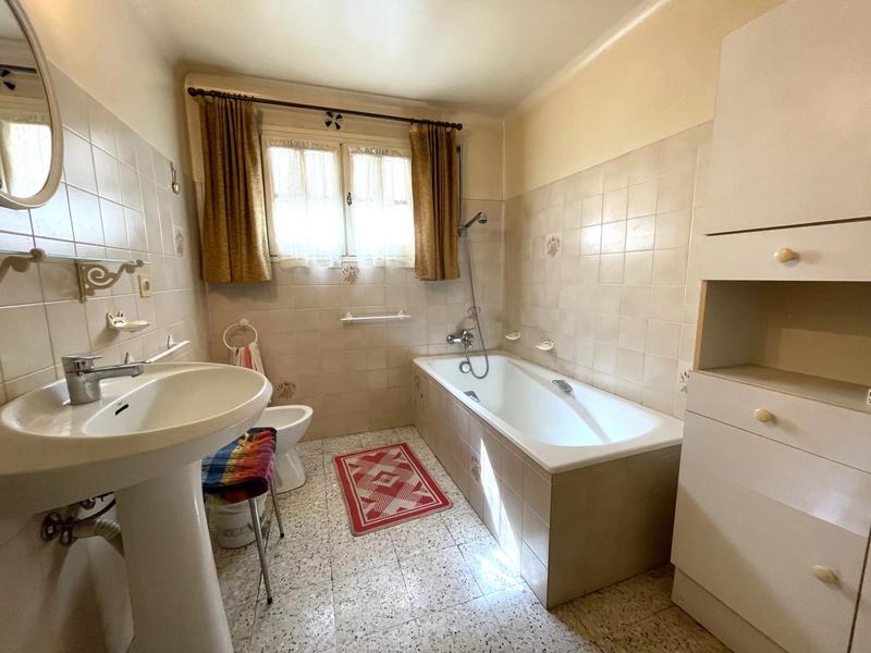 Maison - 185 m² - 7 pièces